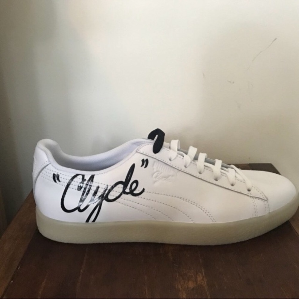 Puma Signature Clyde Sneakers 
Size 10.5
